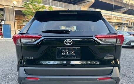 Toyota RAV4, 2022 год, 2 650 000 рублей, 6 фотография