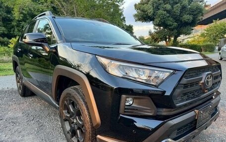 Toyota RAV4, 2022 год, 2 650 000 рублей, 5 фотография