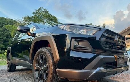 Toyota RAV4, 2022 год, 2 650 000 рублей, 4 фотография