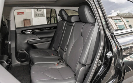 Toyota Highlander, 2025 год, 5 350 000 рублей, 8 фотография