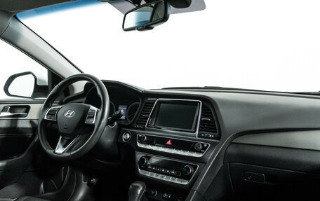 Hyundai Sonata VII, 2019 год, 1 995 000 рублей, 9 фотография