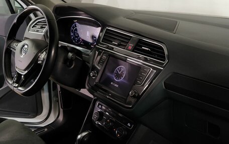 Volkswagen Tiguan II, 2017 год, 1 819 000 рублей, 8 фотография