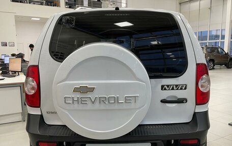 Chevrolet Niva I рестайлинг, 2019 год, 680 000 рублей, 5 фотография