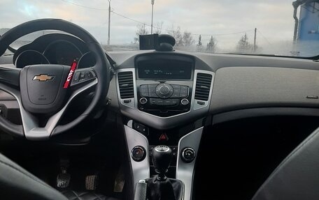 Chevrolet Cruze II, 2011 год, 680 000 рублей, 18 фотография