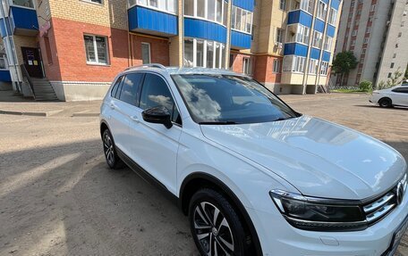 Volkswagen Tiguan II, 2019 год, 2 400 000 рублей, 6 фотография