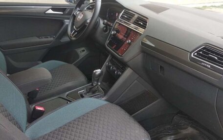 Volkswagen Tiguan II, 2019 год, 2 400 000 рублей, 12 фотография