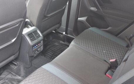 Volkswagen Tiguan II, 2019 год, 2 400 000 рублей, 11 фотография