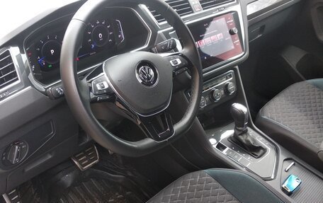 Volkswagen Tiguan II, 2019 год, 2 400 000 рублей, 9 фотография