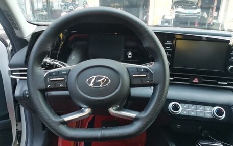 Hyundai Elantra, 2021 год, 1 260 000 рублей, 13 фотография