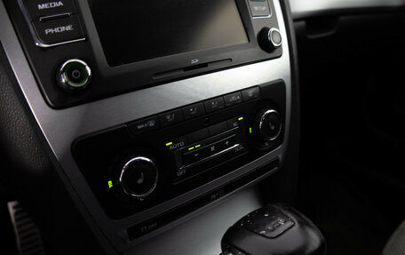 Skoda Octavia RS, 2011 год, 999 000 рублей, 13 фотография