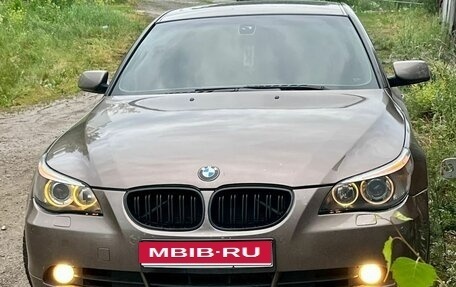 BMW 5 серия, 2006 год, 900 000 рублей, 1 фотография