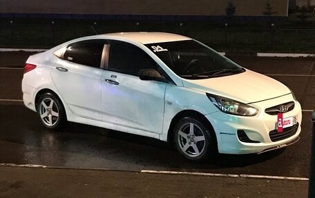 Hyundai Solaris II рестайлинг, 2013 год, 520 000 рублей, 2 фотография