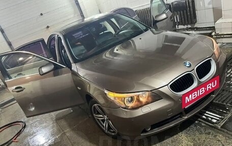 BMW 5 серия, 2006 год, 900 000 рублей, 3 фотография