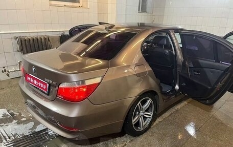 BMW 5 серия, 2006 год, 900 000 рублей, 4 фотография