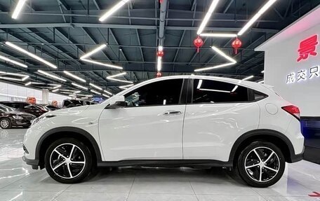 Honda Vezel, 2022 год, 1 600 000 рублей, 4 фотография