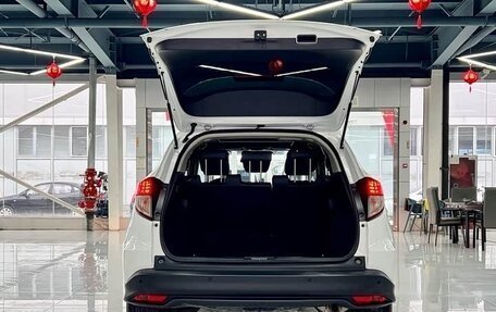 Honda Vezel, 2022 год, 1 600 000 рублей, 7 фотография