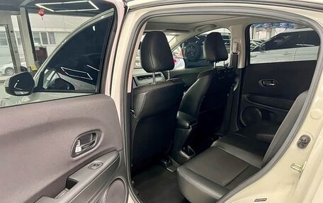 Honda Vezel, 2022 год, 1 600 000 рублей, 11 фотография