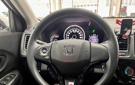 Honda Vezel, 2022 год, 1 600 000 рублей, 12 фотография