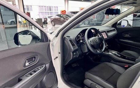 Honda Vezel, 2022 год, 1 600 000 рублей, 9 фотография