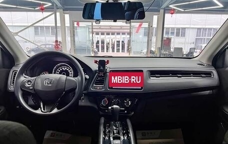 Honda Vezel, 2022 год, 1 600 000 рублей, 10 фотография