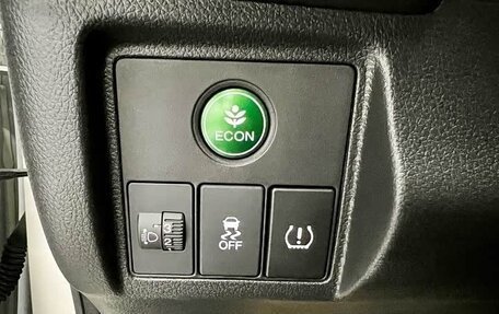 Honda Vezel, 2022 год, 1 600 000 рублей, 17 фотография