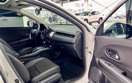 Honda Vezel, 2022 год, 1 600 000 рублей, 18 фотография