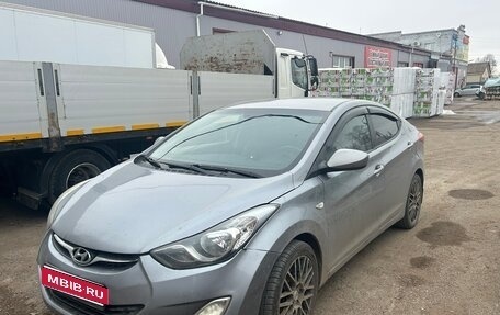 Hyundai Elantra V, 2012 год, 700 000 рублей, 1 фотография