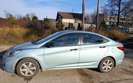 Hyundai Solaris II рестайлинг, 2013 год, 750 000 рублей, 1 фотография