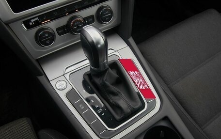 Volkswagen Passat B8 рестайлинг, 2019 год, 2 388 000 рублей, 7 фотография