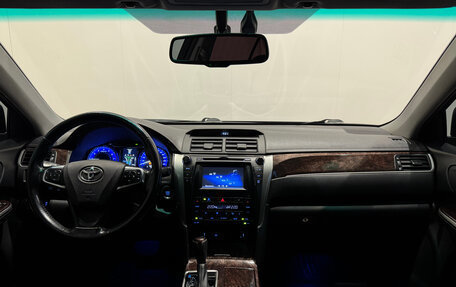 Toyota Camry, 2017 год, 2 100 000 рублей, 10 фотография