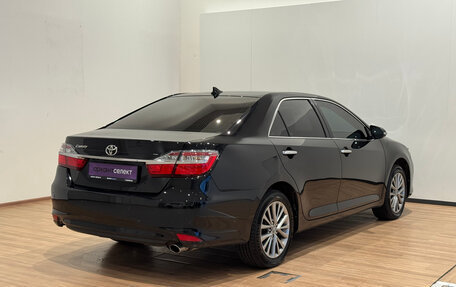 Toyota Camry, 2017 год, 2 100 000 рублей, 4 фотография