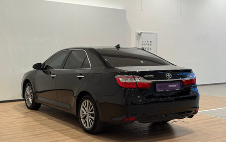 Toyota Camry, 2017 год, 2 100 000 рублей, 6 фотография