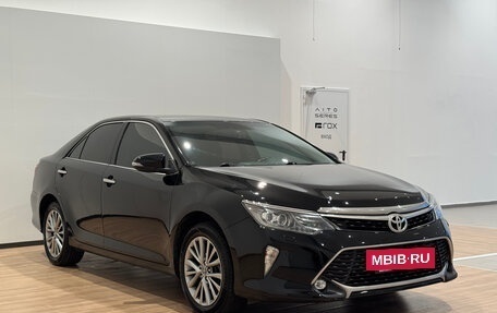 Toyota Camry, 2017 год, 2 100 000 рублей, 3 фотография