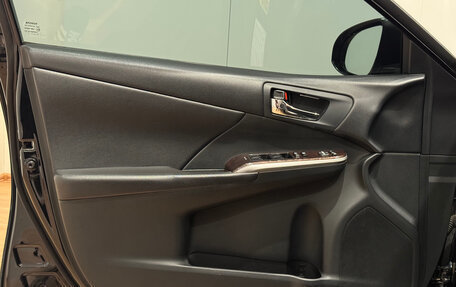 Toyota Camry, 2017 год, 2 100 000 рублей, 18 фотография