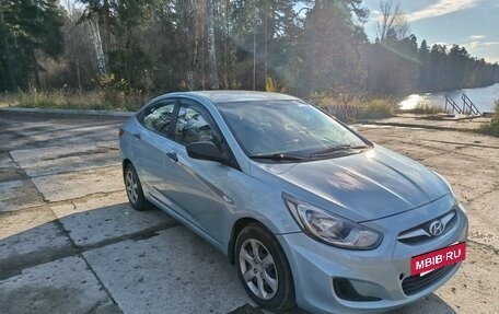 Hyundai Solaris II рестайлинг, 2013 год, 750 000 рублей, 3 фотография