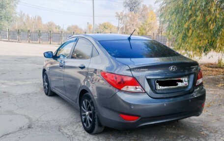 Hyundai Solaris II рестайлинг, 2012 год, 850 000 рублей, 5 фотография