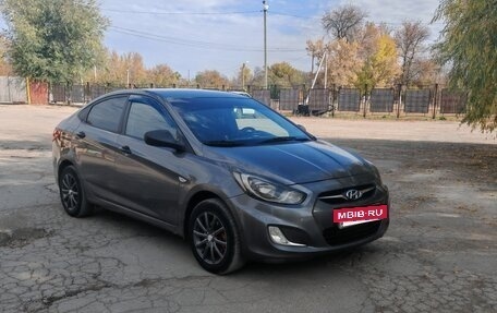 Hyundai Solaris II рестайлинг, 2012 год, 850 000 рублей, 21 фотография