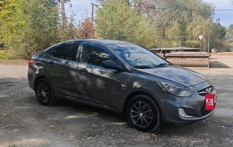 Hyundai Solaris II рестайлинг, 2012 год, 850 000 рублей, 28 фотография