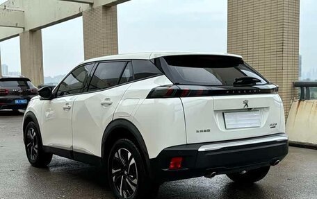 Peugeot 2008 II, 2021 год, 1 190 000 рублей, 5 фотография