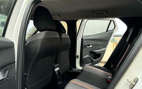 Peugeot 2008 II, 2021 год, 1 190 000 рублей, 6 фотография