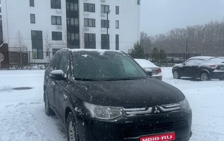 Mitsubishi Outlander III рестайлинг 3, 2013 год, 1 550 000 рублей, 1 фотография