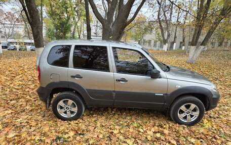 Chevrolet Niva I рестайлинг, 2013 год, 600 000 рублей, 13 фотография