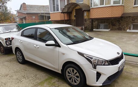 KIA Rio IV, 2021 год, 1 600 000 рублей, 2 фотография