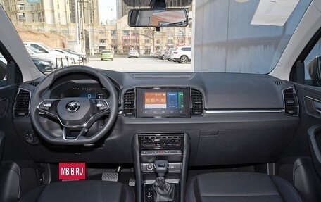 Skoda Karoq I, 2025 год, 2 800 000 рублей, 6 фотография