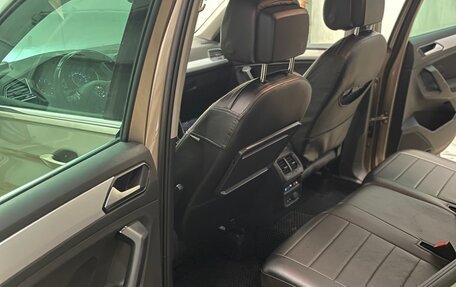 Volkswagen Tiguan II, 2018 год, 1 999 999 рублей, 11 фотография