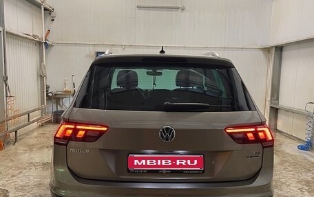 Volkswagen Tiguan II, 2018 год, 1 999 999 рублей, 5 фотография