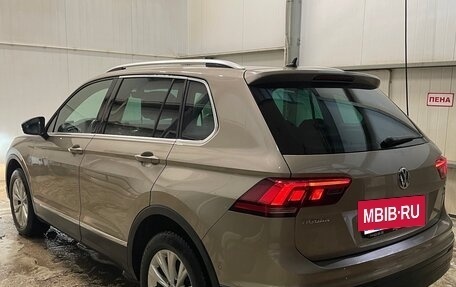 Volkswagen Tiguan II, 2018 год, 1 999 999 рублей, 6 фотография