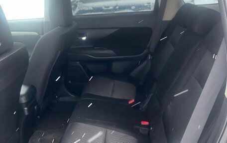 Mitsubishi Outlander III рестайлинг 3, 2013 год, 1 550 000 рублей, 9 фотография