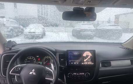 Mitsubishi Outlander III рестайлинг 3, 2013 год, 1 550 000 рублей, 11 фотография