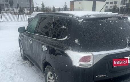 Mitsubishi Outlander III рестайлинг 3, 2013 год, 1 550 000 рублей, 6 фотография